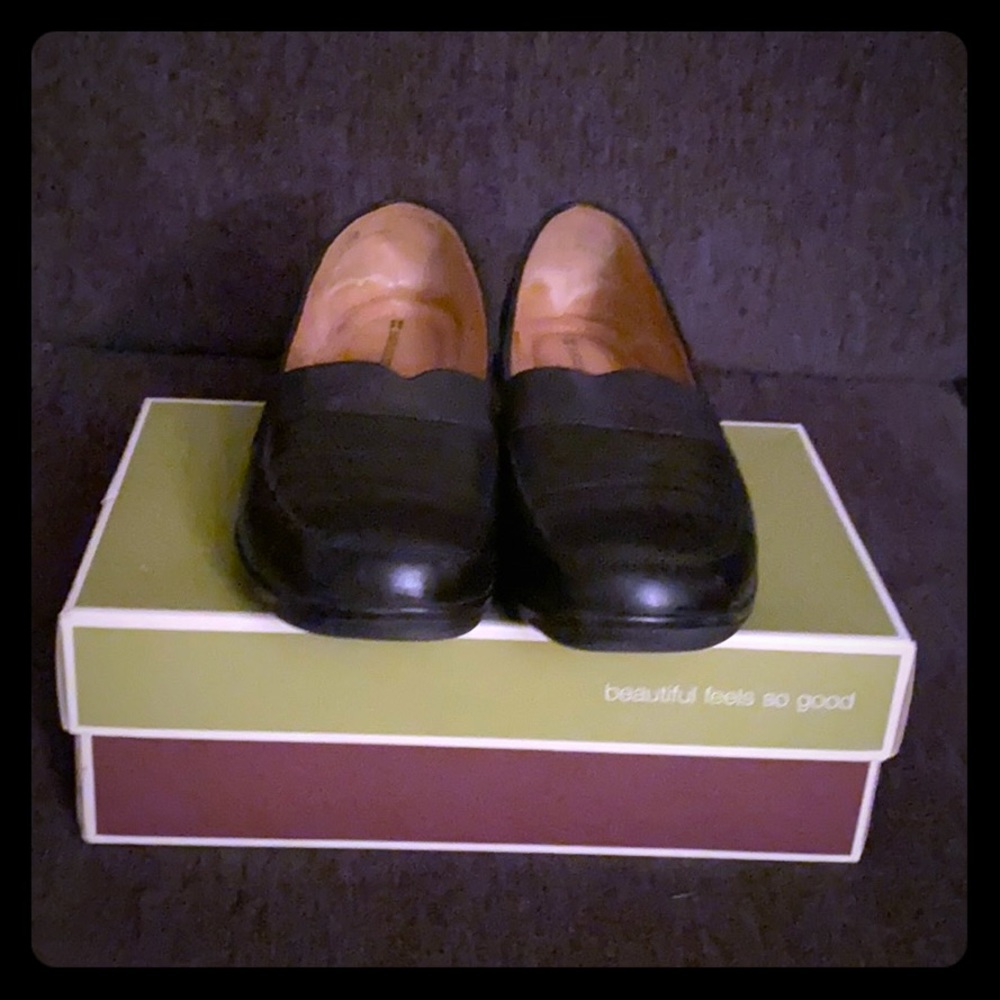 Naturalized Shoes